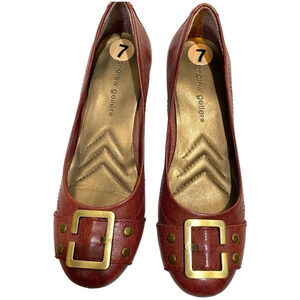 Andrew Geller NWOT Size 7 Reddish Brown with antiques Gold Buckle WEDGE Heel 2.5
